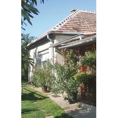 Дом отдыха Three-bedroom Holiday In